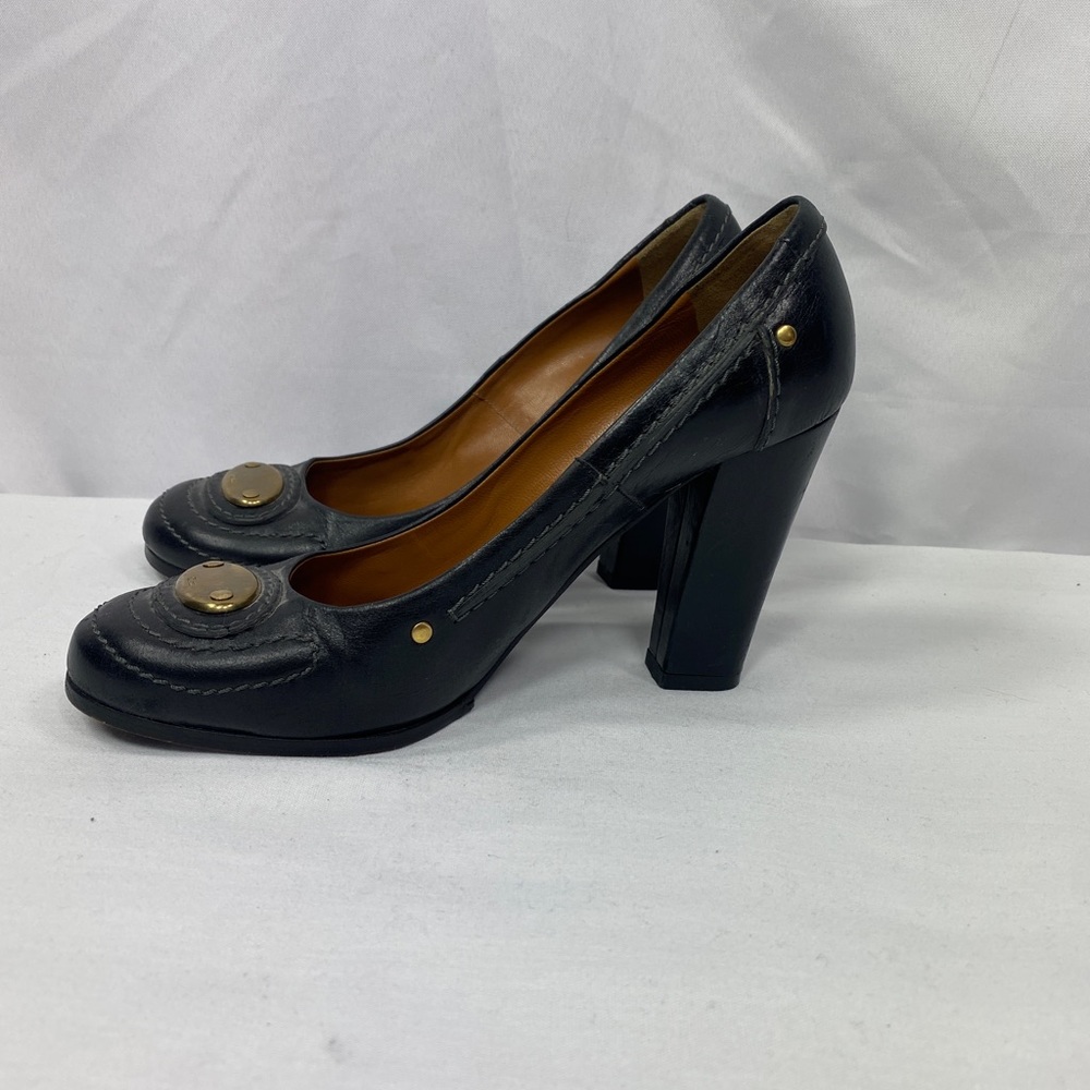 Chloe Front Brass Plate Block Heel Pump Round Toe Blk White Contrast Stitch 37.5 - Picture 2 of 16